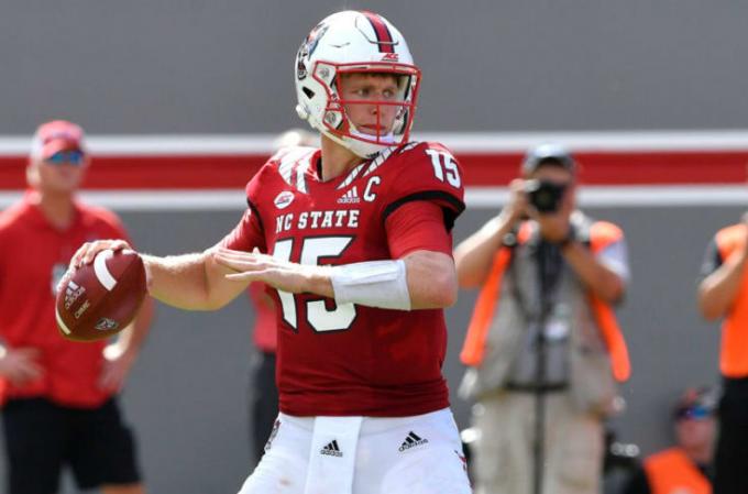 North Carolina State Wolfpack vs. Delaware Blue Hens at Carter Finley Stadium